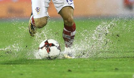 Zápas Chorvátska s Kosovo nedohrali pre nepriazeň počasia