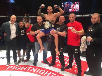 MMA: Veľký úspech Tomáša Deáka. Stal sa šampiónom organizácie Fight Nights