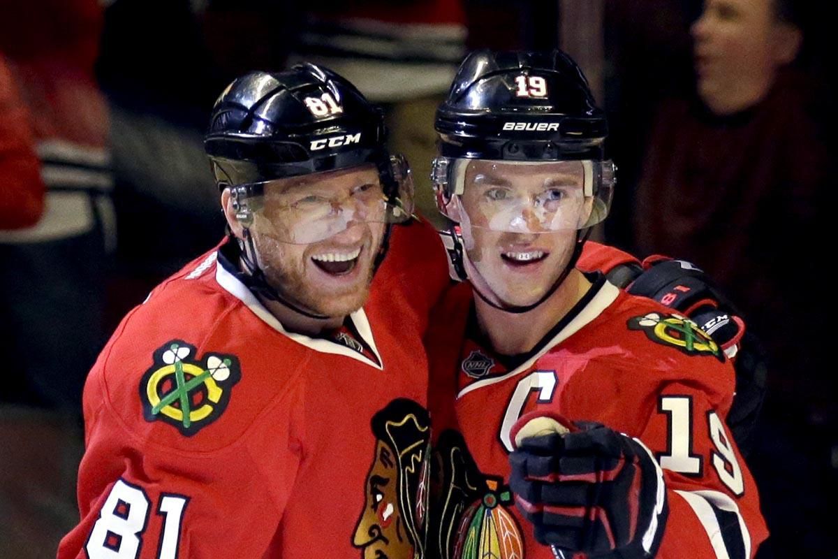 Marián Hossa a Jonathan Toews vytvorili v Chicagu silný útok.