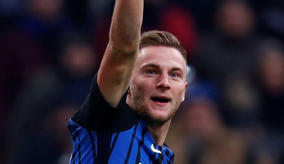 Milan Škriniar oslavuje tretí gól v drese Interu Miláno