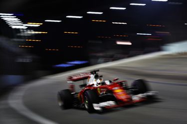 Šéf F1 Carey chce zotrvanie Veľkej ceny Singapuru v kalendári
