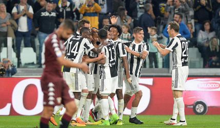 Juventus potvrdil doma rolu favorita, Neapol naďalej stopercentný