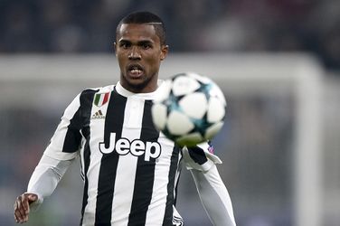 Hosťovanie Douglasa Costu v Juventuse sa budúci rok zmení na prestup