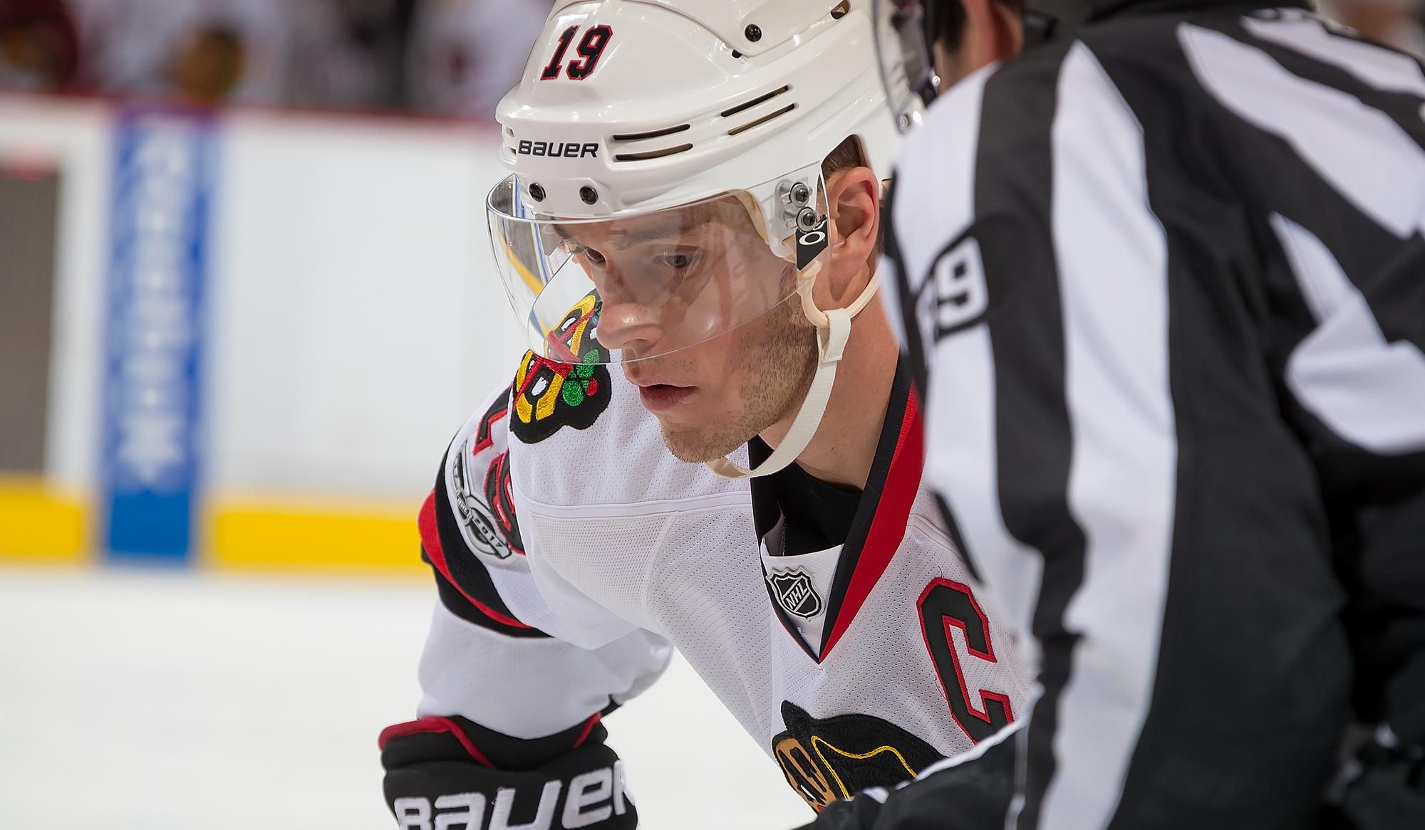 Jonathan Toews patrí v NHL medzi najúspešnejších na buly.