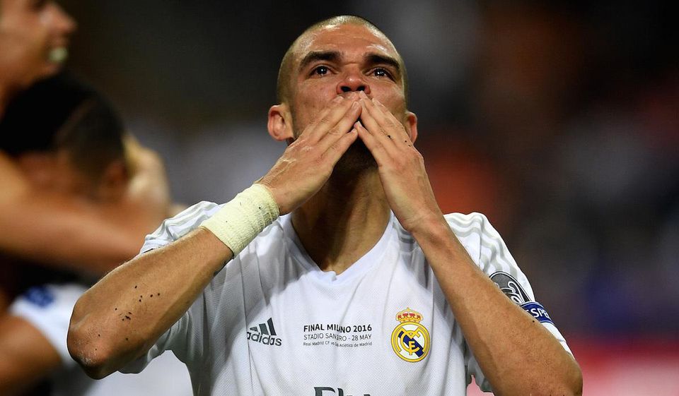 Pepe sa lúči s Realom Madrid.