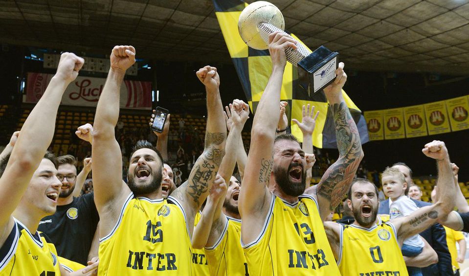 BK Inter Bratislava oslavuje titul máj 2017