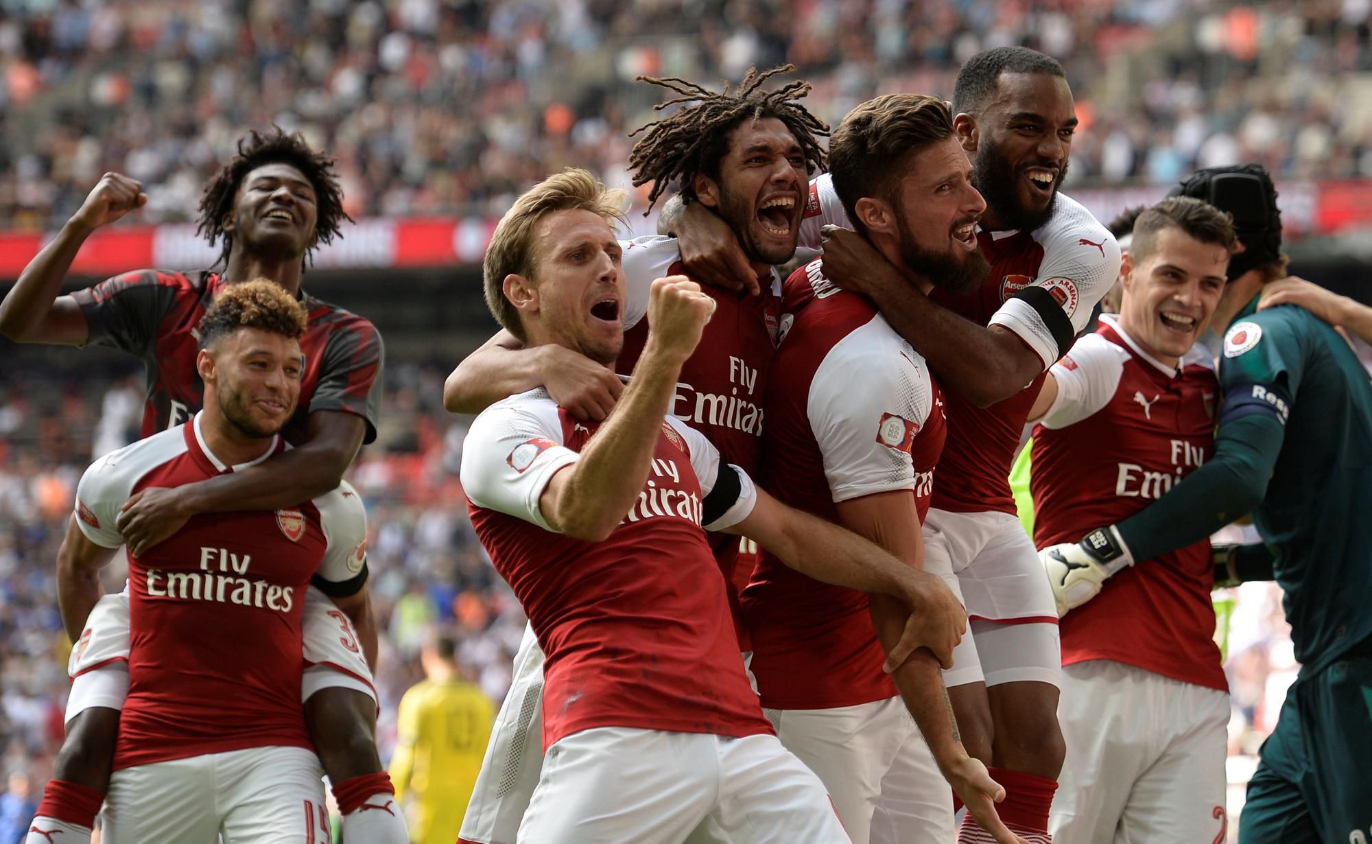 Oslavujúci futbalisti Arsenalu