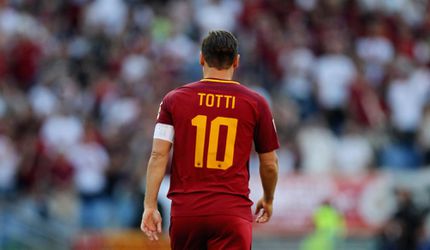 Legendárny Totti bude pokračovať v štruktúrach AS Rím