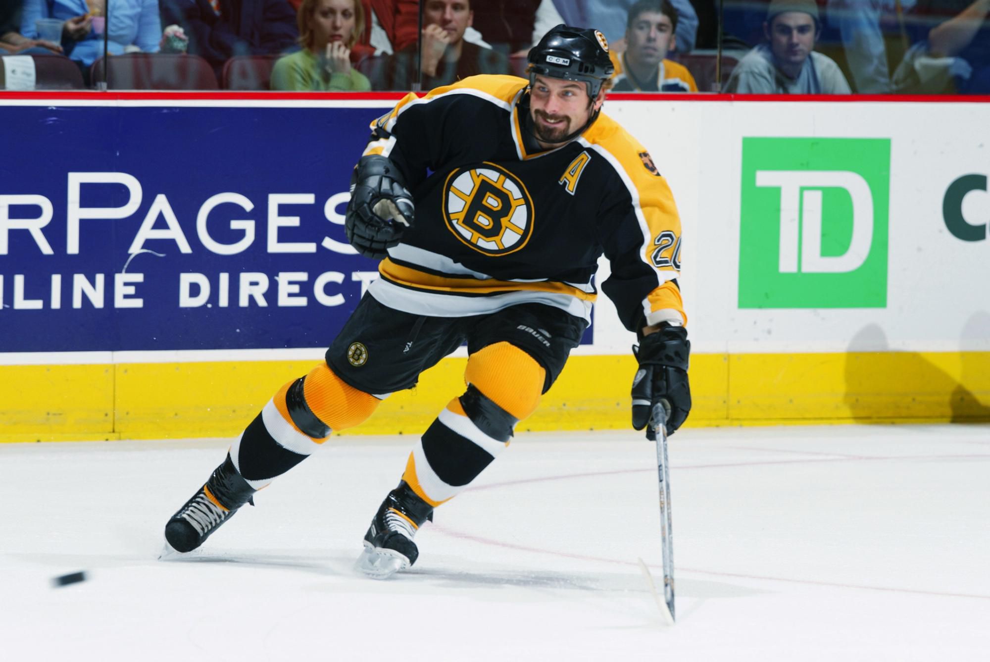 Martin Lapointe v drese Bostonu Bruins