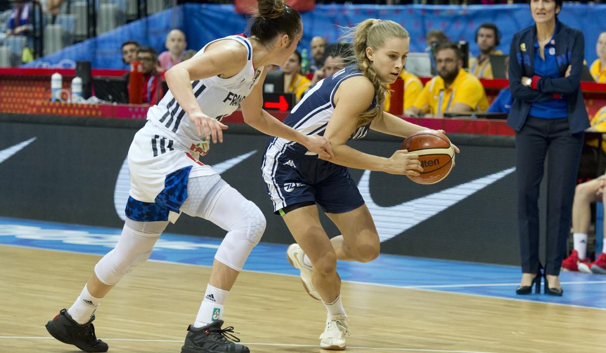 Nikola Kováčiková (SVK) a Helena Ciaková (FRA)