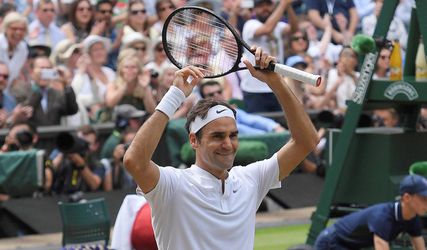 Video: Wimbledon: Finále plné sĺz, Federer s rekordným triumfom
