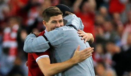 Video: Liverpool zdolal FC Sydney, za hostí nastúpili dve legendy