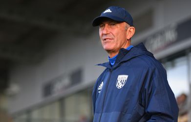 Tréner Tony Pulis vo West Bromwich Albion do roku 2019