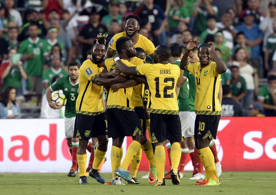 Futbalisti Jamajky oslavujú víťazstvo