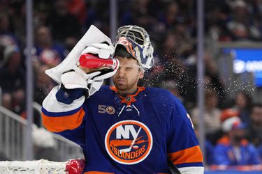 Islanders odmenili Sorokina štedrým kontraktom, v klube zostáva aj Varlamov
