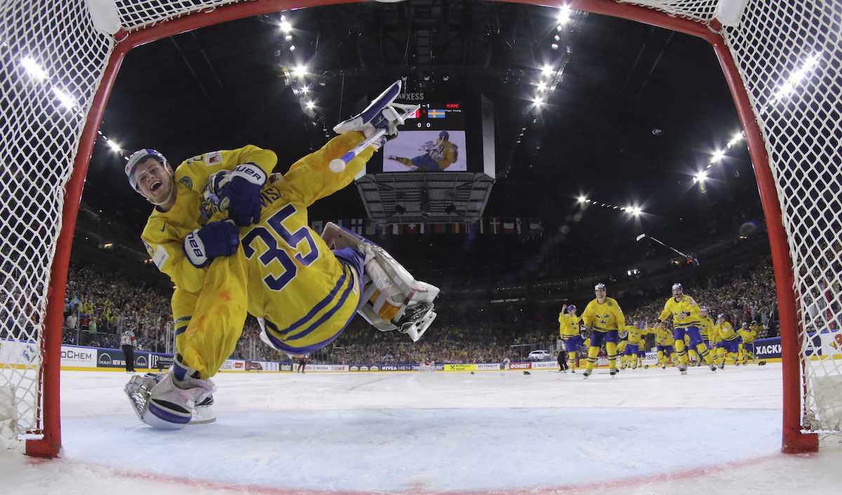Radosť hokejistov Švédska