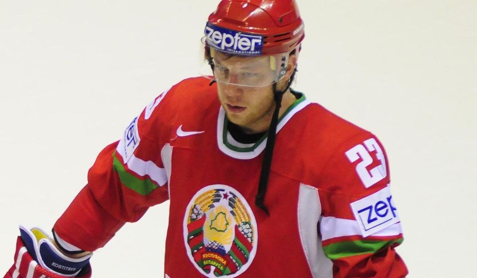 Bieloruský hokejový útočník Andrej Kosticyn