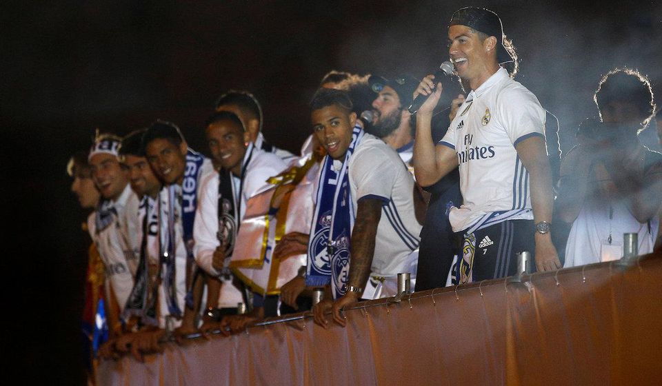 Hráči Realu Madrid oslavujú ligový titul