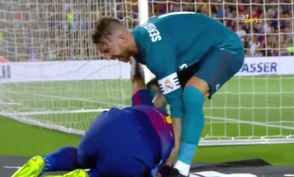 Video: Vstávaj, simulant! Na Suáreza sa už nemohol pozerať ani Ramos
