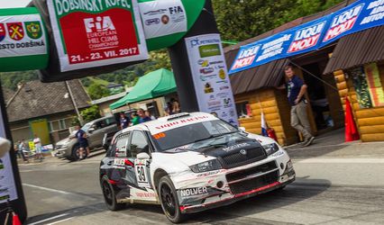 Srnka s A-čkovou Fabiou WRC v Dobšinej pod tri minúty