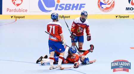 Video: Hokejbal-MS: Slovenky podľahli domácim Češkám, zahrajú si o bronz