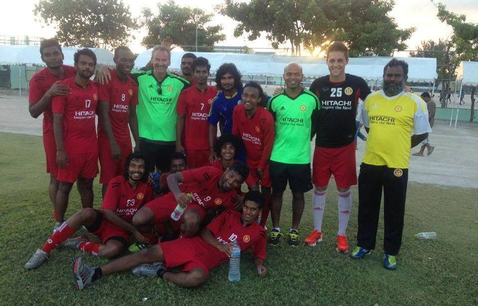 Vlado Goffa s futbalovým tímom na Maldivách
