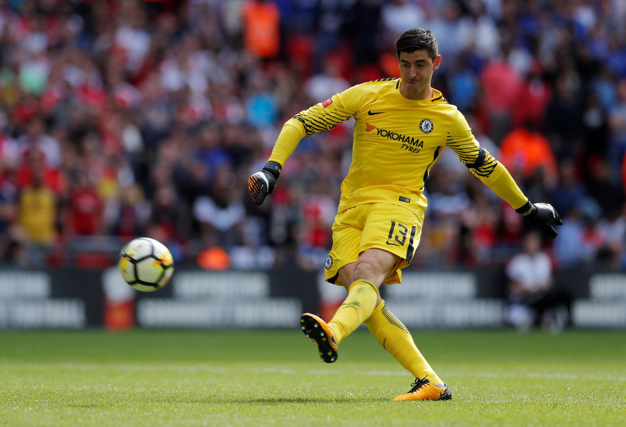 Thibaut Courtois zahráva pokutový kop