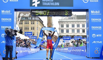 Triatlon: Medzi mužmi si vlaňajšie víťazstvo zopakoval Španiel Mola