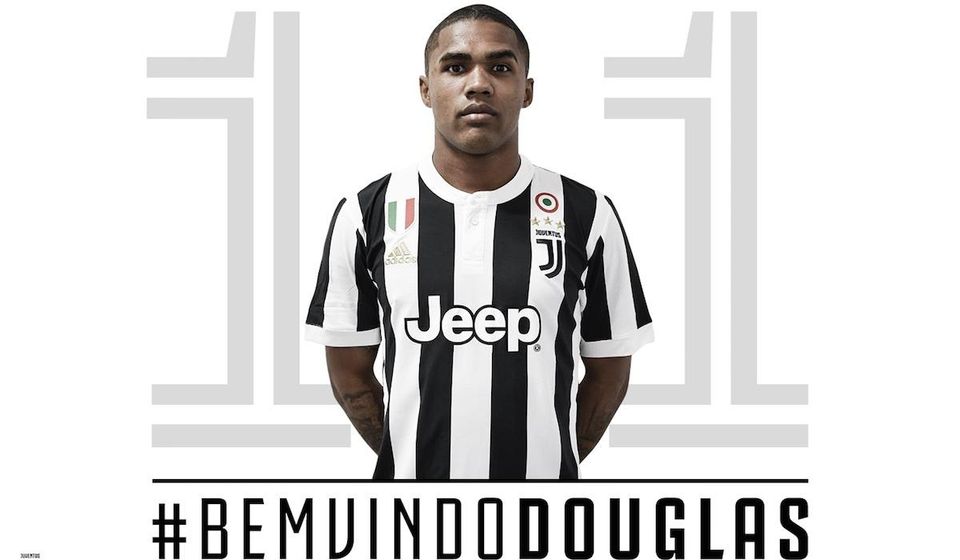 Douglas Costa v drese Juventusu Turín.