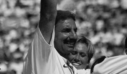 Zomrel tréner majsteriek sveta z roku 1999 Tony DiCicco