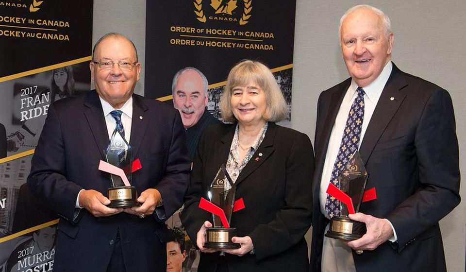 Scotty Bowman, Costello a Riderová dostali ocenenie Order of Hockey in Canada