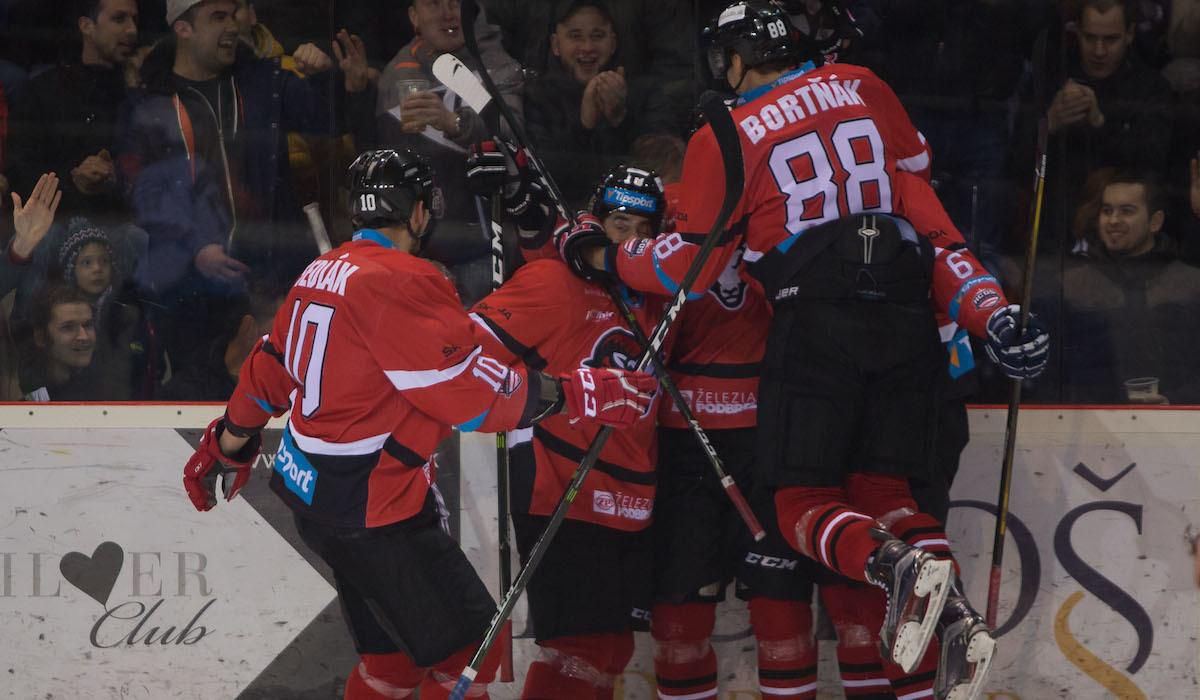 Banska Bystrica, hraci, radost, gol, feb17, TASR