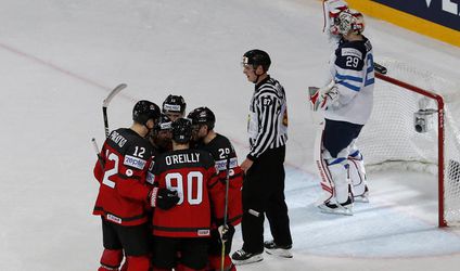 Video: Fíni v poslednom zápase B-skupiny nekládli pri prehre s Kanadou odpor