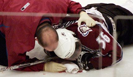 Video: Strach, krv a slzy! Špinavosť, aká v dejinách NHL nemá obdoby