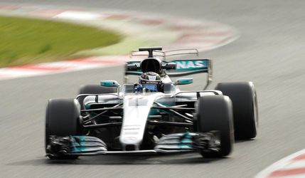 Stredajšie testovanie ovládol Bottas, sledoval ho aj Rosberg