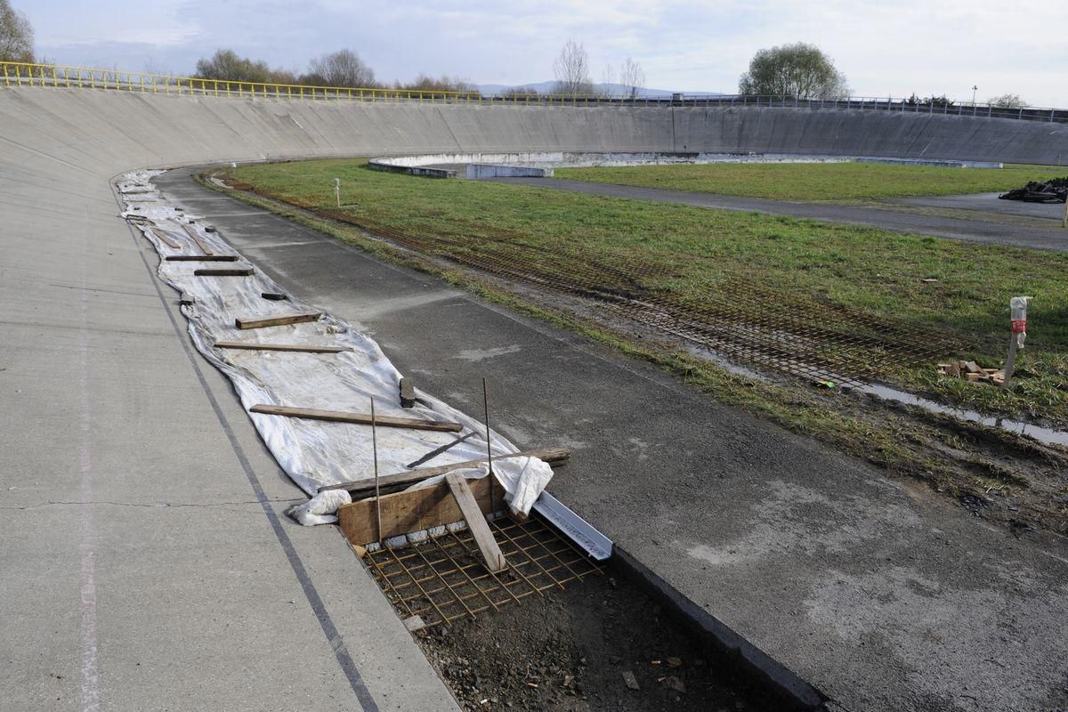 Velodrom Presov drahova cyklistika nov16 TASR