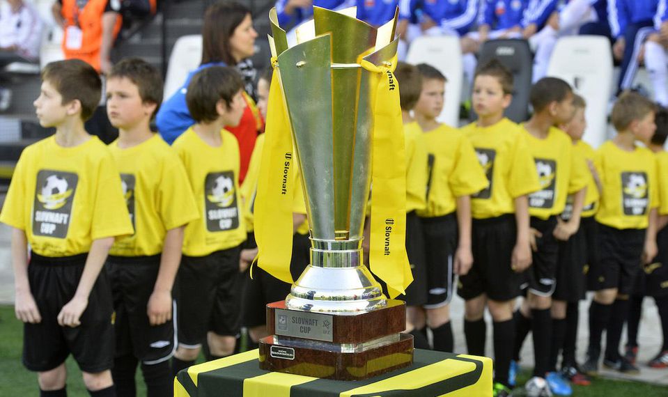Trofej pre víťaza Slovnaft cupu