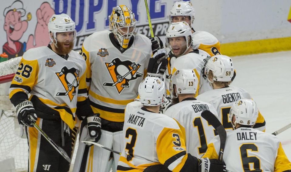 Hokejisti Pittsburghu Penguins po výhre nad Ottawou Senators v 4. zápase finále play-off NHL Východnej konferencie
