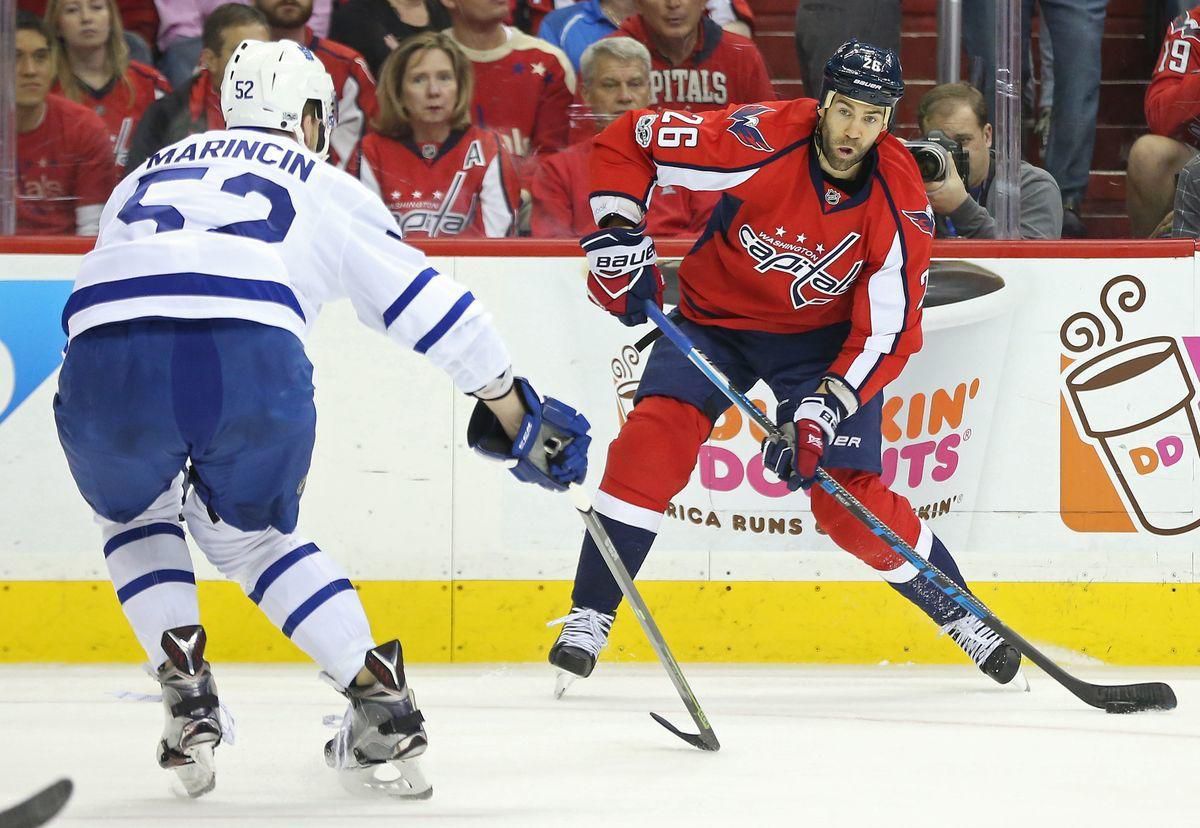 Daniel Winnik Martin Marincin Toronto Maple Leafs Washington Capitals apr17 Reuters