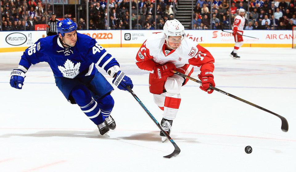 Tomas Tatar, Detroit Red Wings, Roman Polak, Toronto Maple Leafs, mar17, gettyimages