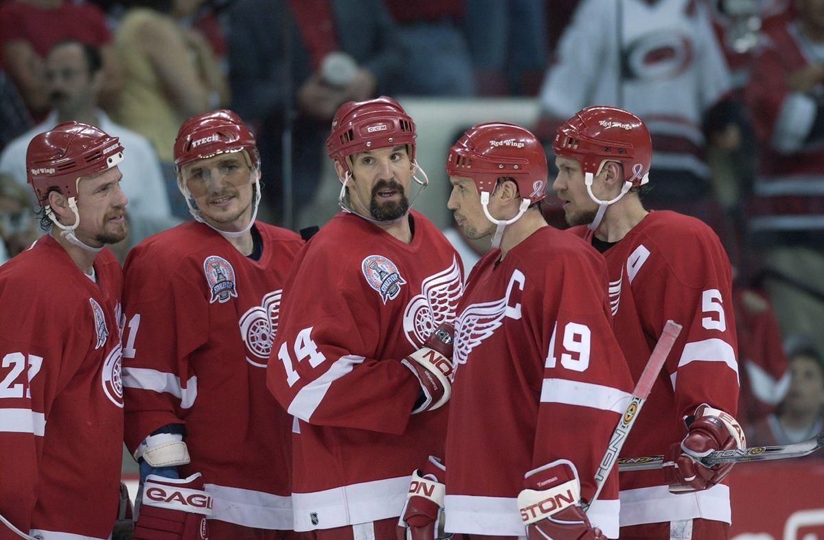 Detroit Red Wings Fredrik Olausson Sergei Fedorov Brendan Shanahan Steve Yzerman Nicklas Lidstrom okt02 Getty Images