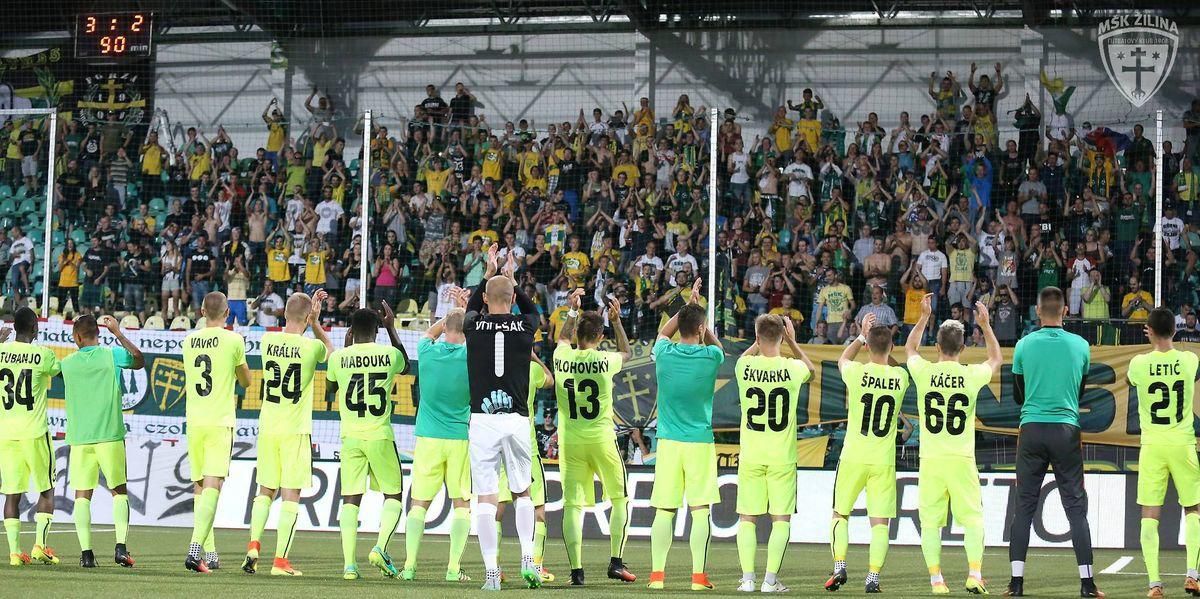 MSK Zilina severna tribuna hraci potlesk jul16 mskzilina.sk