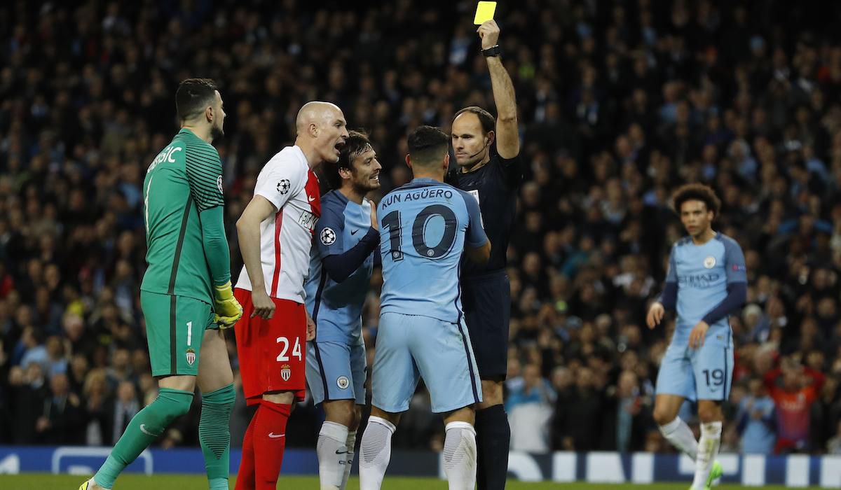 Manchester City, Sergio Aguero, rozhodca Antonio Mateu Lahoz, Liga majstrov, feb17, reuters