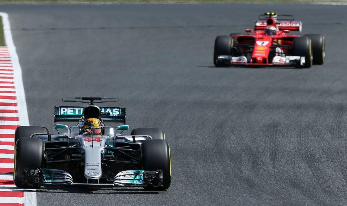 Lewis Hamilton Sebastian Vettel Mercedes Ferrari maj17 Reuters