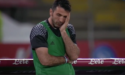 Video: Gigi Buffon na lavičke prežíva peklo