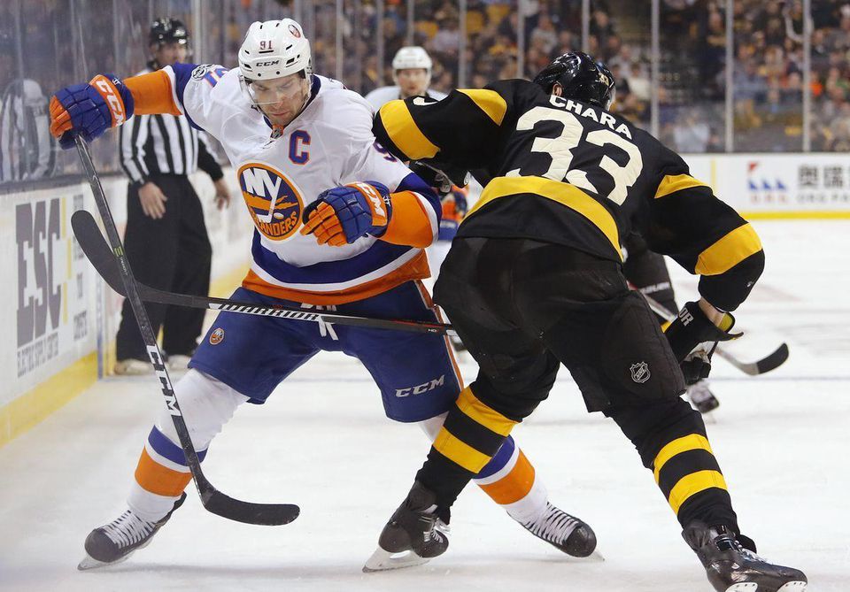 New York Islanders John Tavares Boston Bruins Zdeno Chara jan17 Reuters