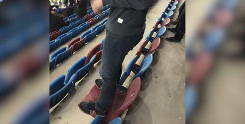 Video: Originálny trest pre fanúšika, ktorý sa postavil na sedadlo