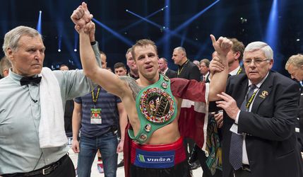 Video: Box: Lotyš Briedis šampiónom WBC v ťažkej váhe