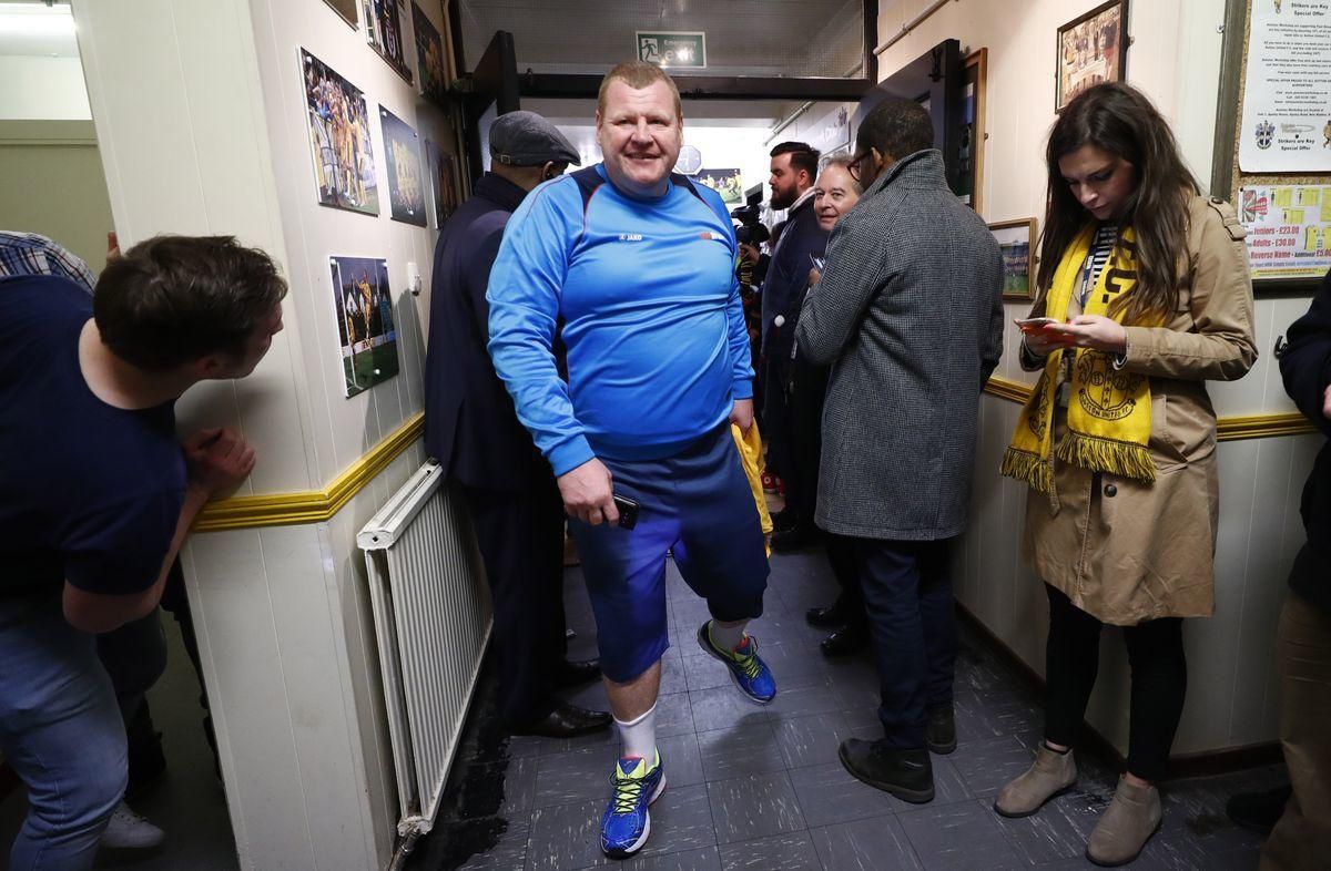 Wayne Shaw Sutton United feb17 Reuters