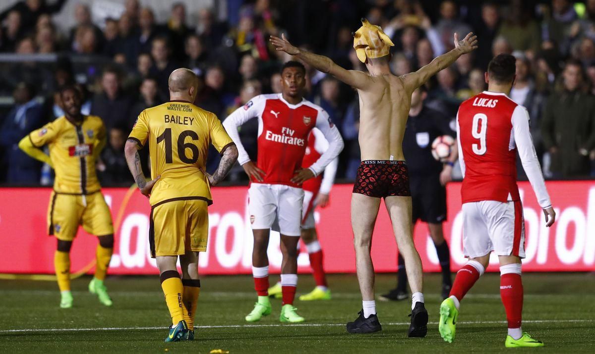 Sutton United Arsenal FC fanusik feb17 Reuters